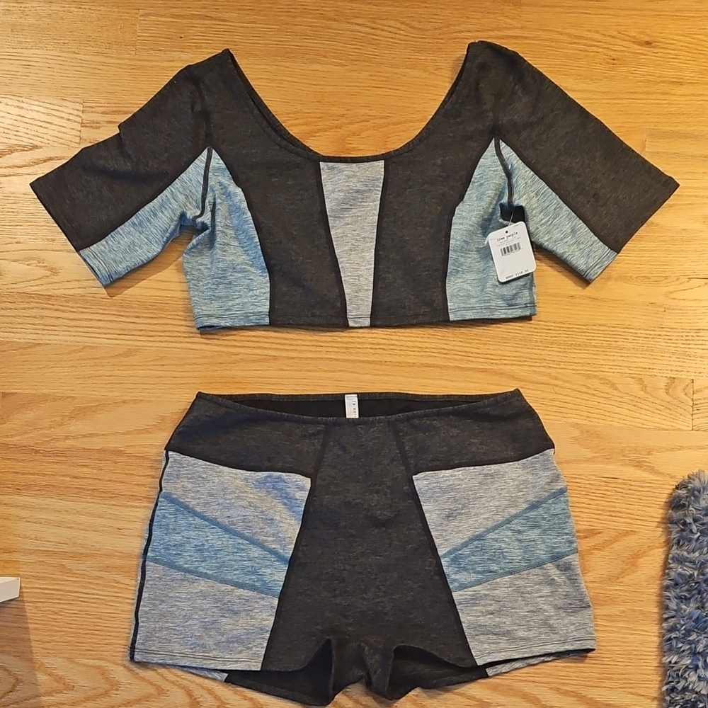 Stylish Women's Colorblock Shorts Set